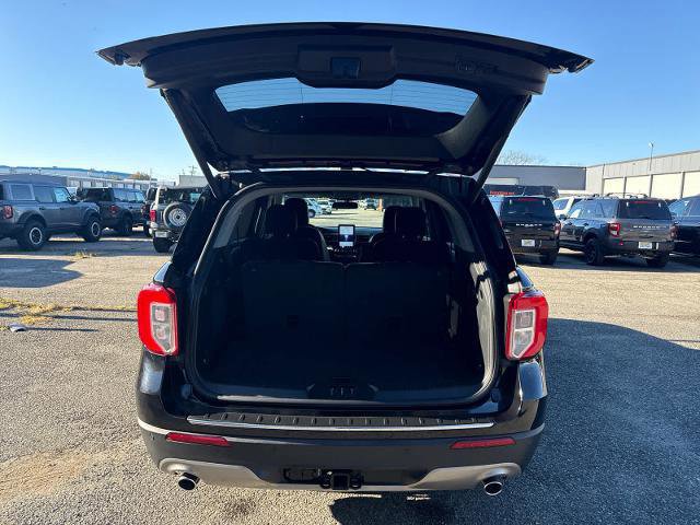 Certified 2022 Ford Explorer Limited w/ Limited Technology Package image 11