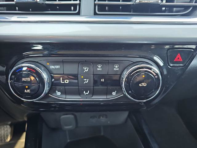 Used 2025 Chevrolet Trax LT w/ LT Convenience Package FWD image 22