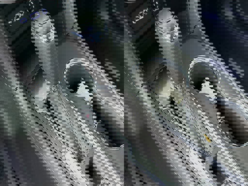 Used 2020 Chevrolet Equinox LT w/ LPO, Floor Liner Package image 19