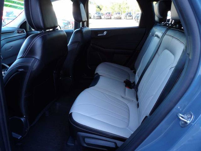 Certified 2025 Ford Escape Platinum w/ Premium Technology Package AWD/4WD image 11
