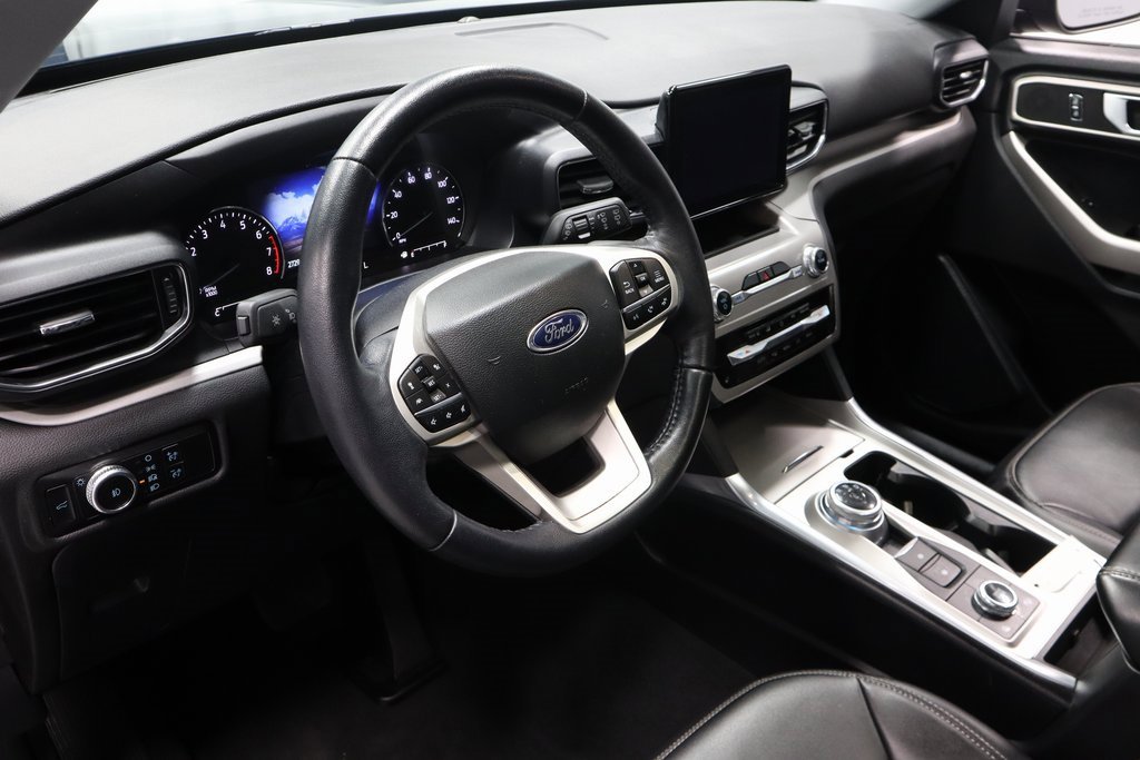 Certified 2023 Ford Explorer XLT w/ Equipment Group 202A image 25