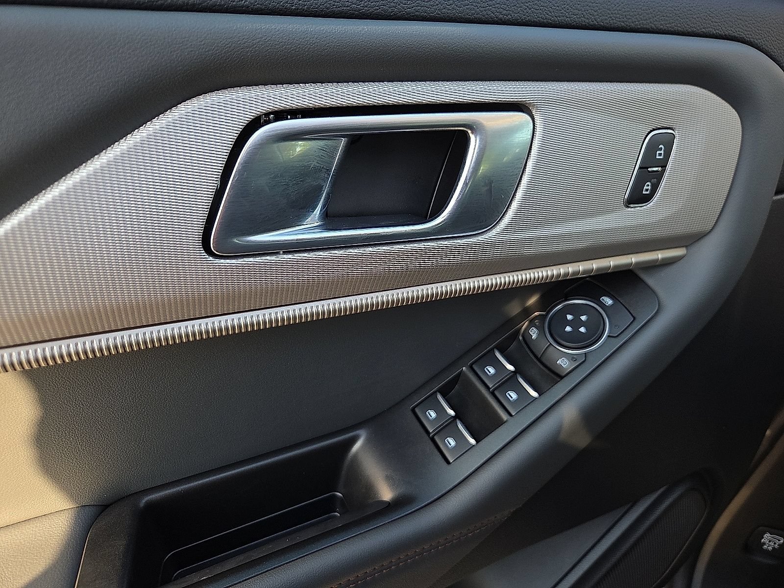 Certified 2026 Ford Explorer Active RWD image 14