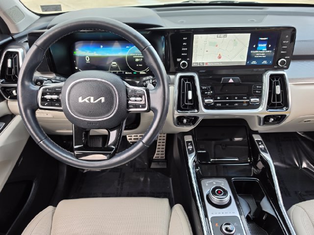 Used 2023 Kia Sorento SX Prestige AWD/4WD image 12