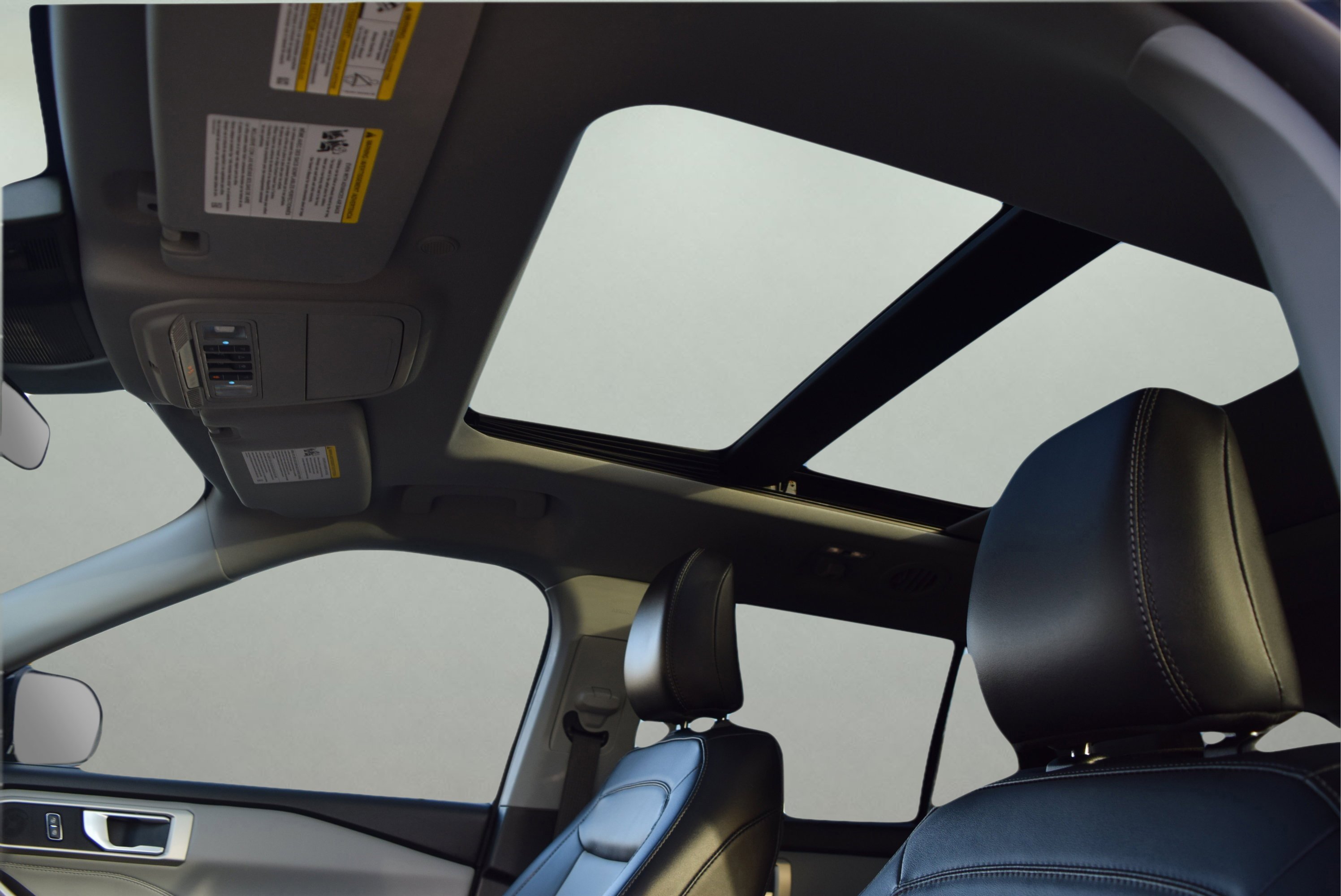 Certified 2023 Ford Explorer XLT w/ Equipment Group 202A image 8