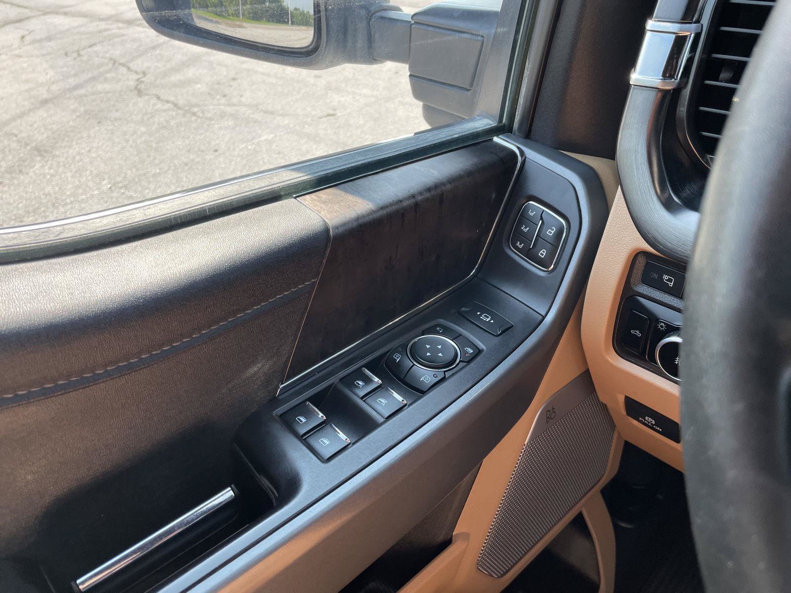 Certified 2024 Ford F250 Lariat w/ Chrome Package AWD/4WD image 33