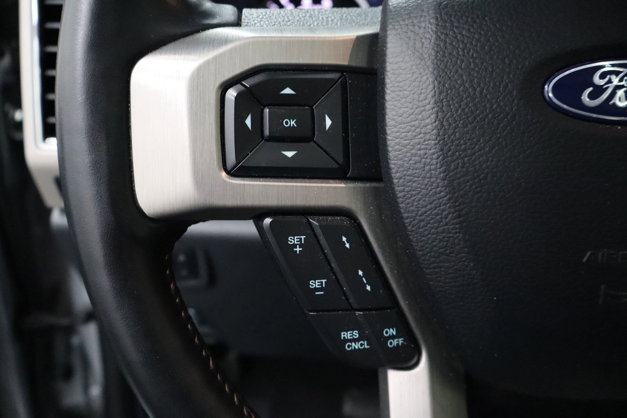 Certified 2022 Ford F250 Platinum w/ FX4 Off-Road Package image 29