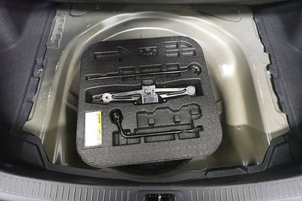 Used 2022 Toyota Corolla LE image 25