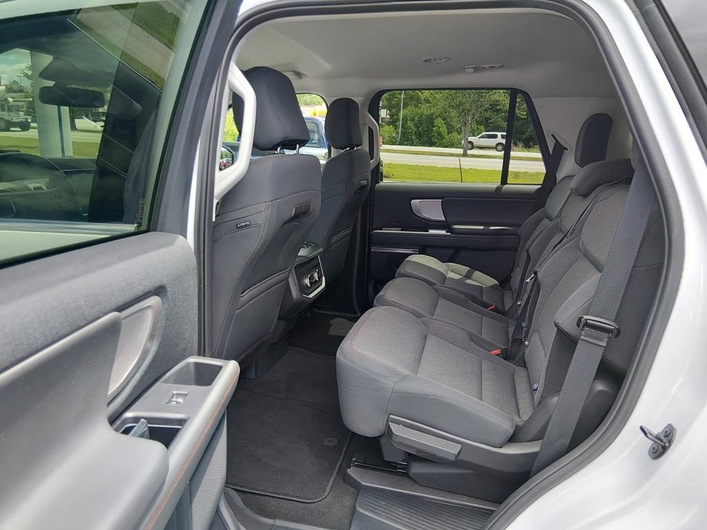 Certified 2025 Ford Expedition Active AWD/4WD image 12