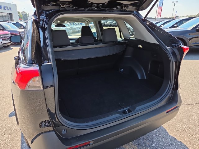 Used 2024 Toyota RAV4 XLE FWD image 27