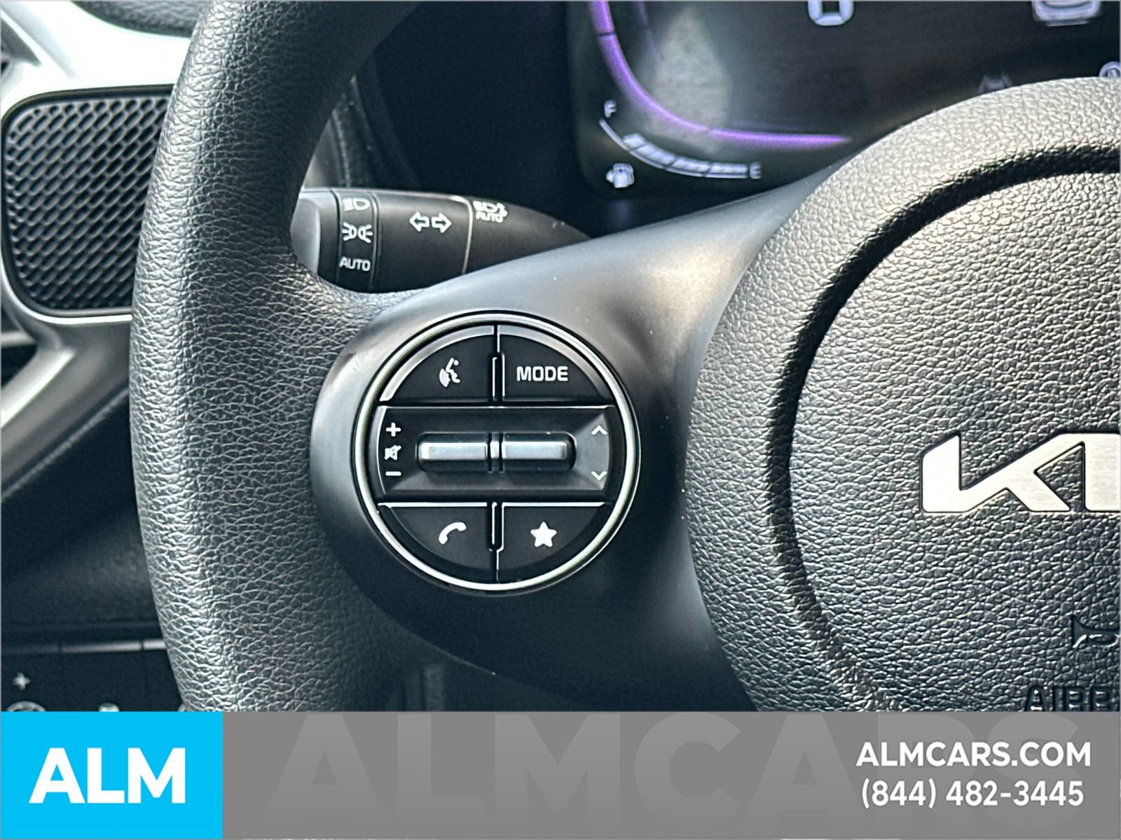 Used 2025 Kia Soul LX w/ LX Technology Package FWD image 28