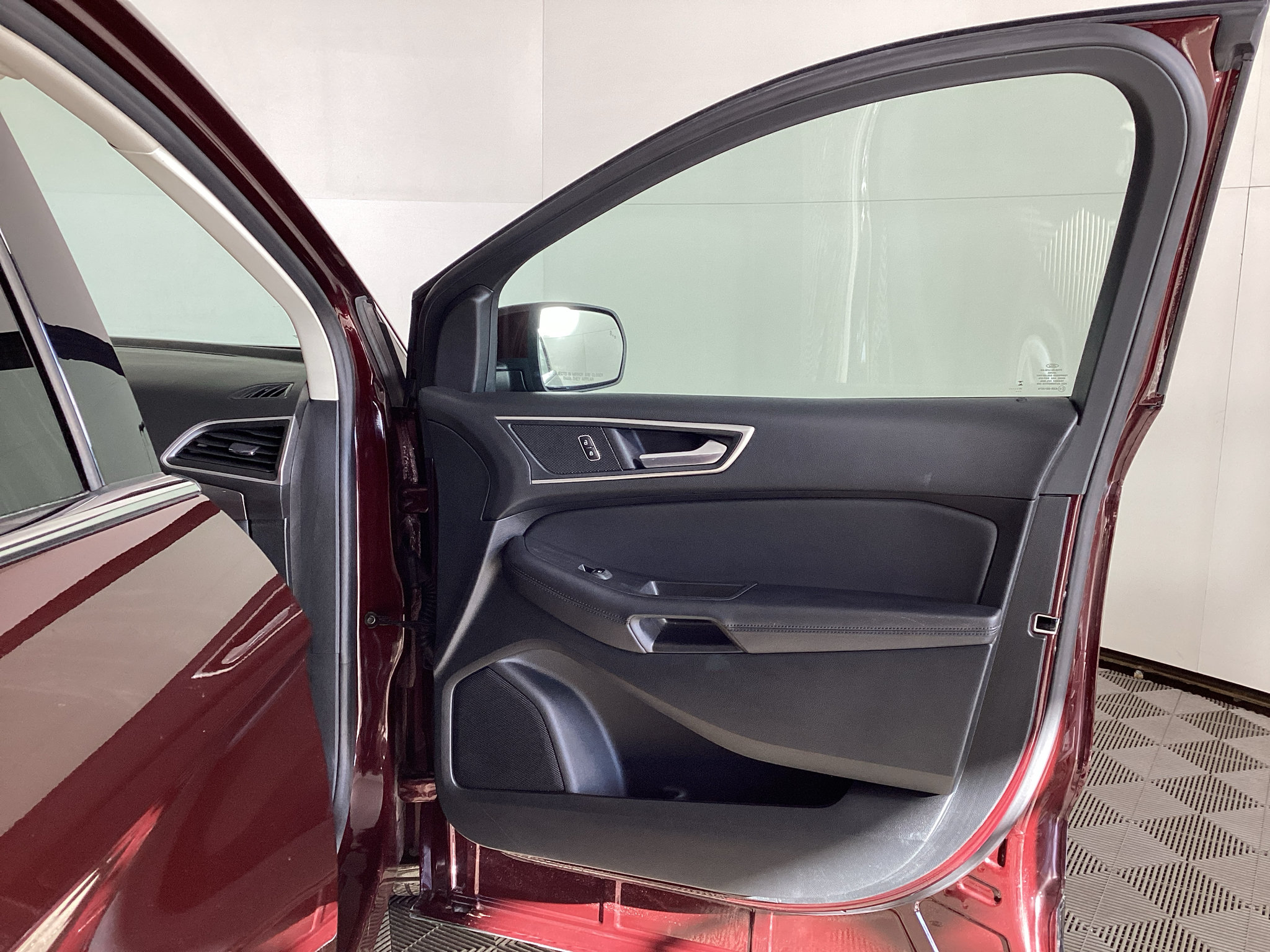 Certified 2024 Ford Edge SEL w/ Convenience Package AWD/4WD image 8