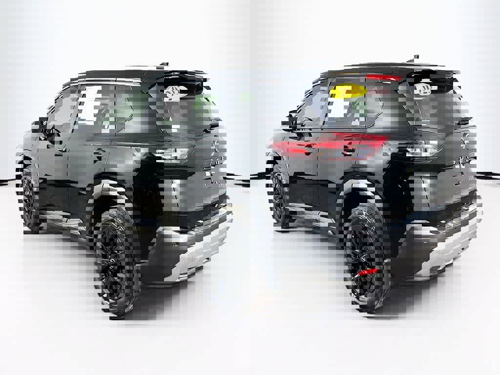 Used 2023 Nissan Rogue SV image 4