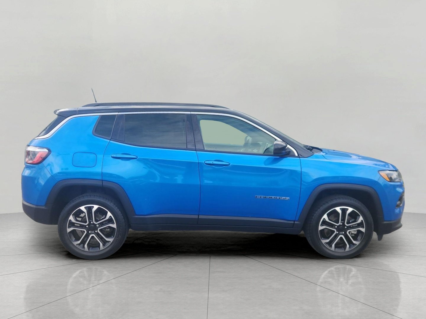Used 2023 Jeep Compass Limited AWD/4WD image 4