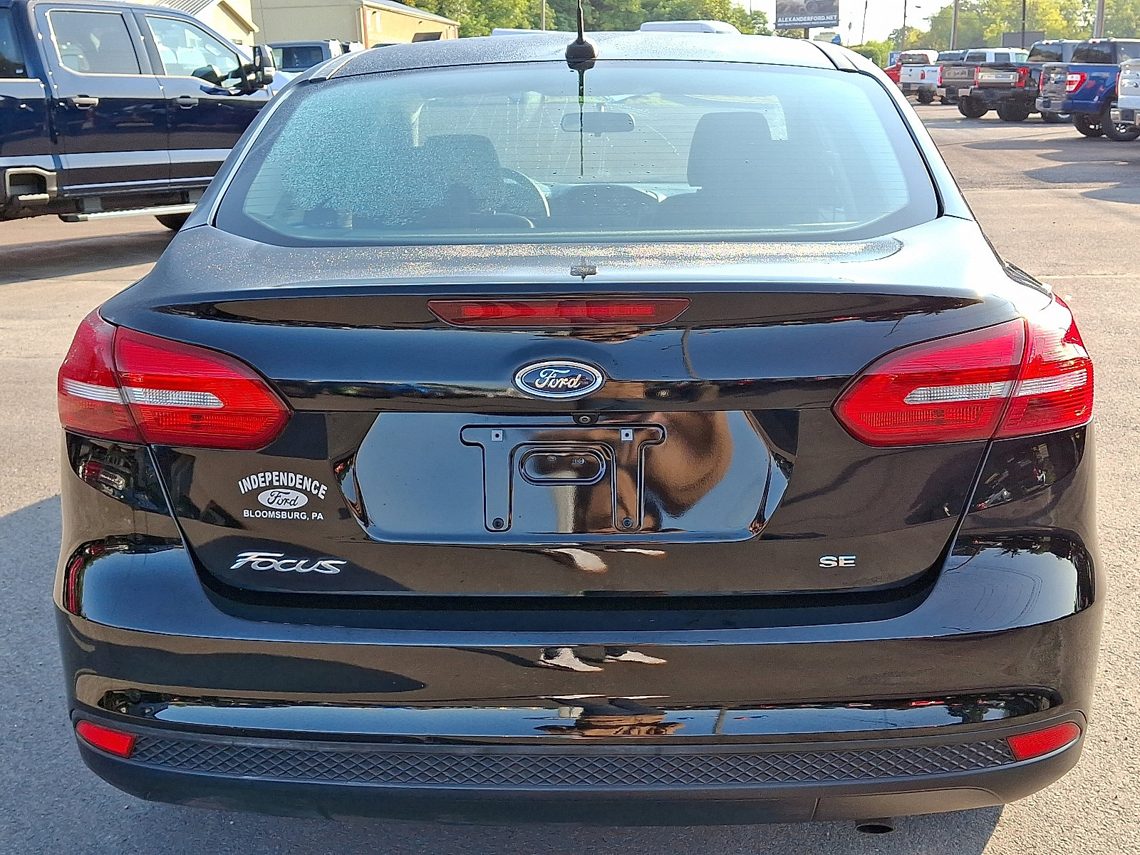 Certified 2018 Ford Focus SE w/ SE Appearance Package image 9