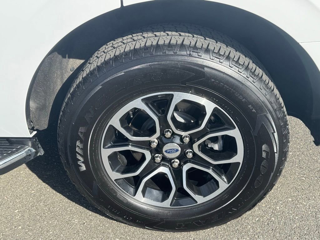 Certified 2023 Ford Expedition XLT image 11