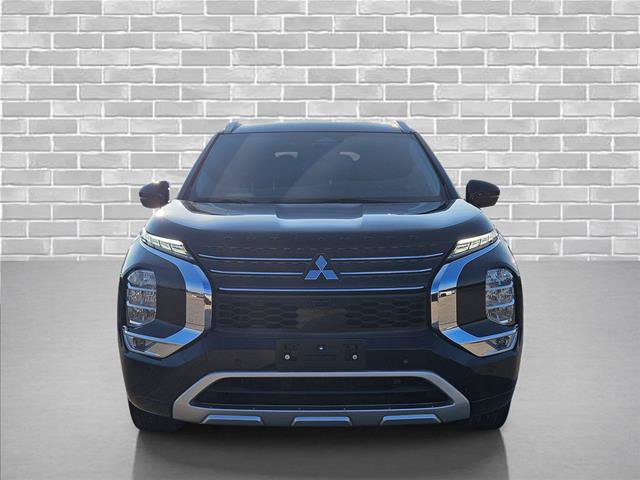 Used 2023 Mitsubishi Outlander SEL FWD image 2