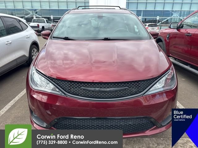 Used 2020 Chrysler Pacifica Touring-L image 2
