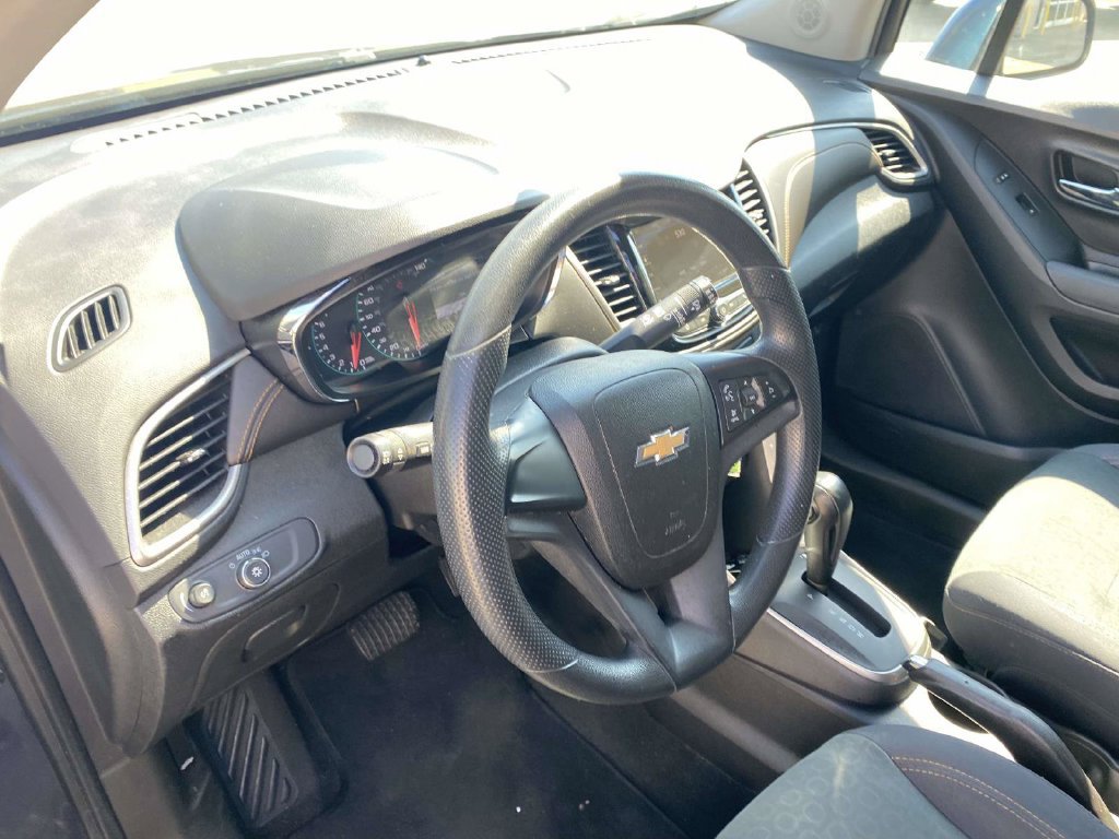 Used 2018 Chevrolet Trax LS FWD image 17