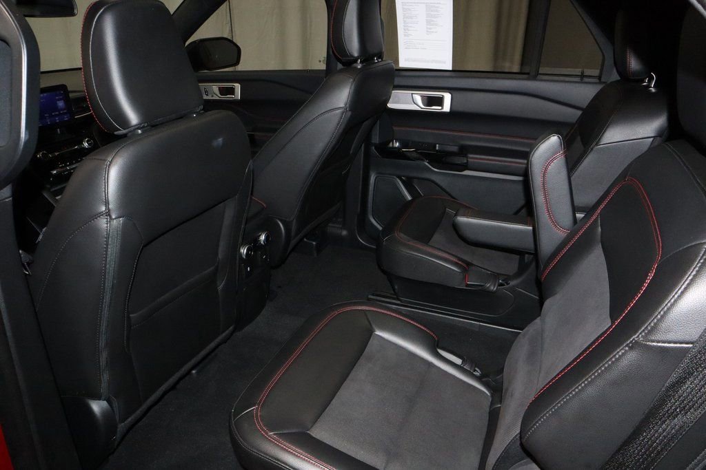 Certified 2024 Ford Explorer ST-Line w/ Class IV Trailer Tow Package image 21