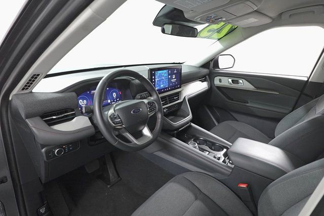 Certified 2025 Ford Explorer Active image 12