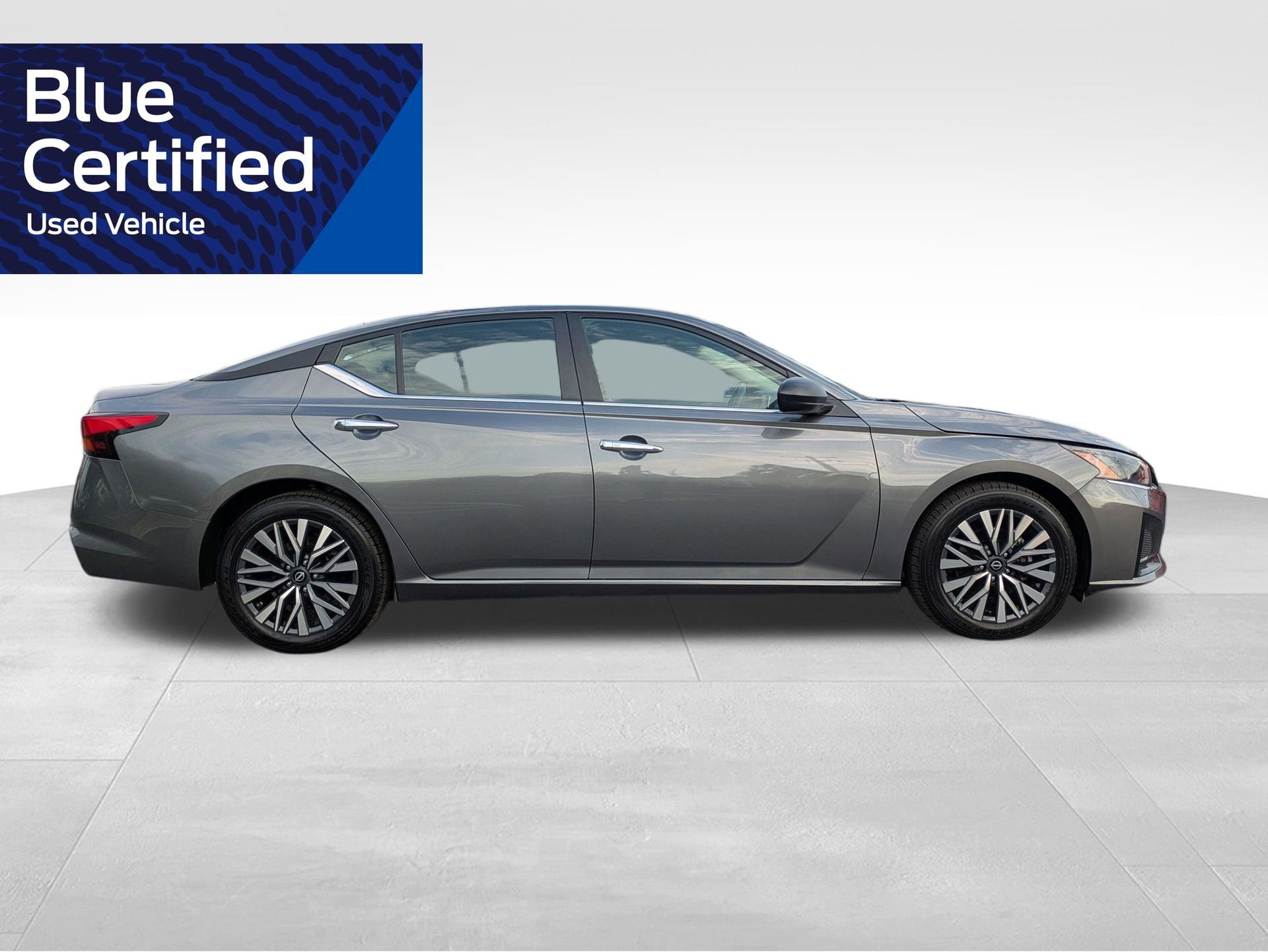 Used 2024 Nissan Altima 2.5 SV FWD image 3