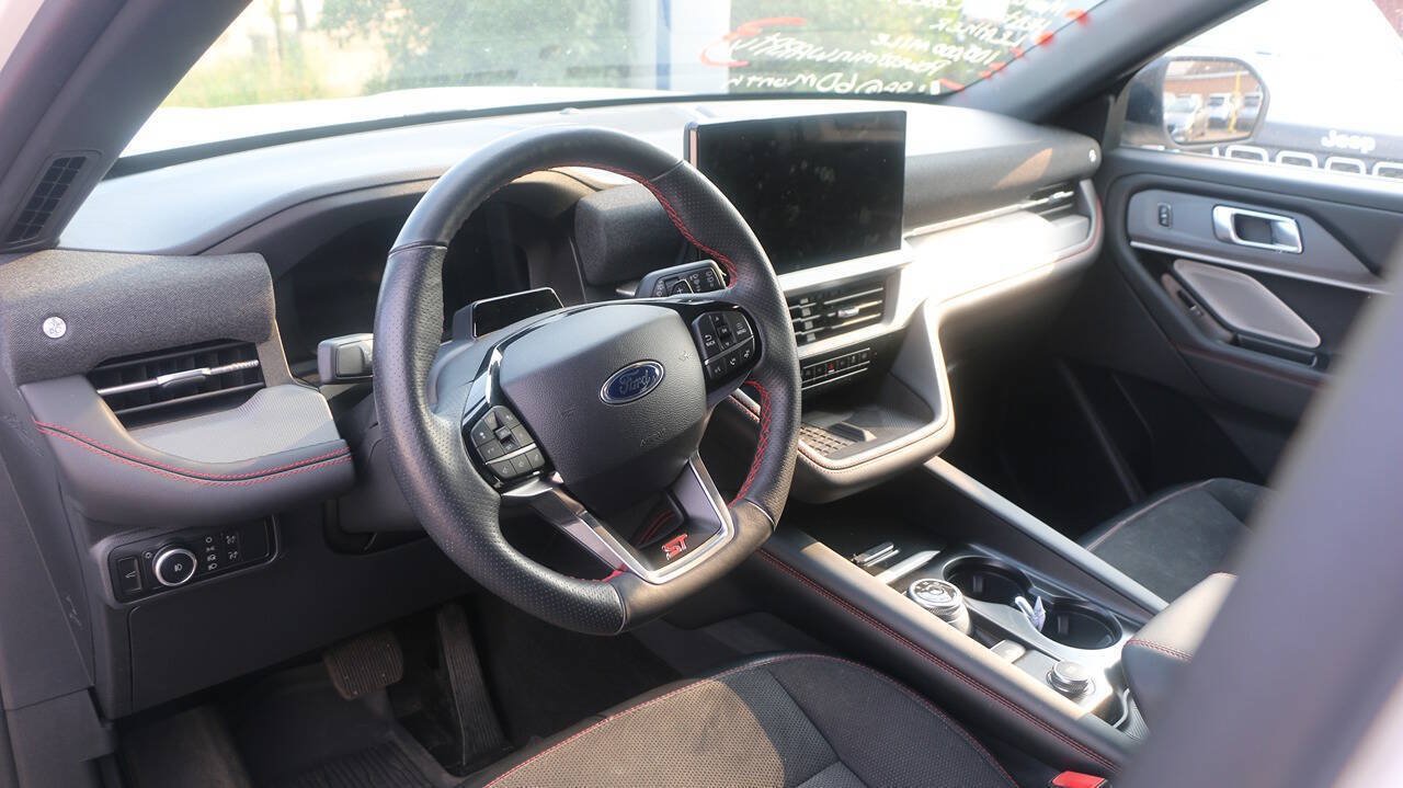 Certified 2025 Ford Explorer ST AWD/4WD image 12