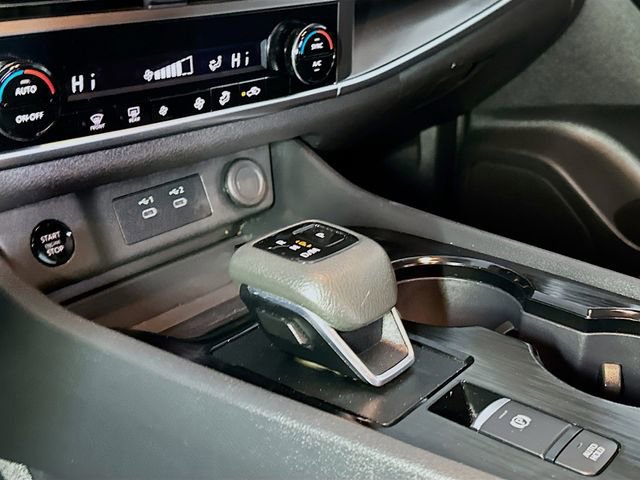 Used 2024 Nissan Rogue SV image 19