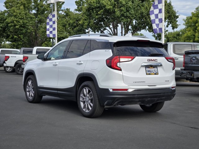Used 2024 GMC Terrain SLT AWD/4WD image 8