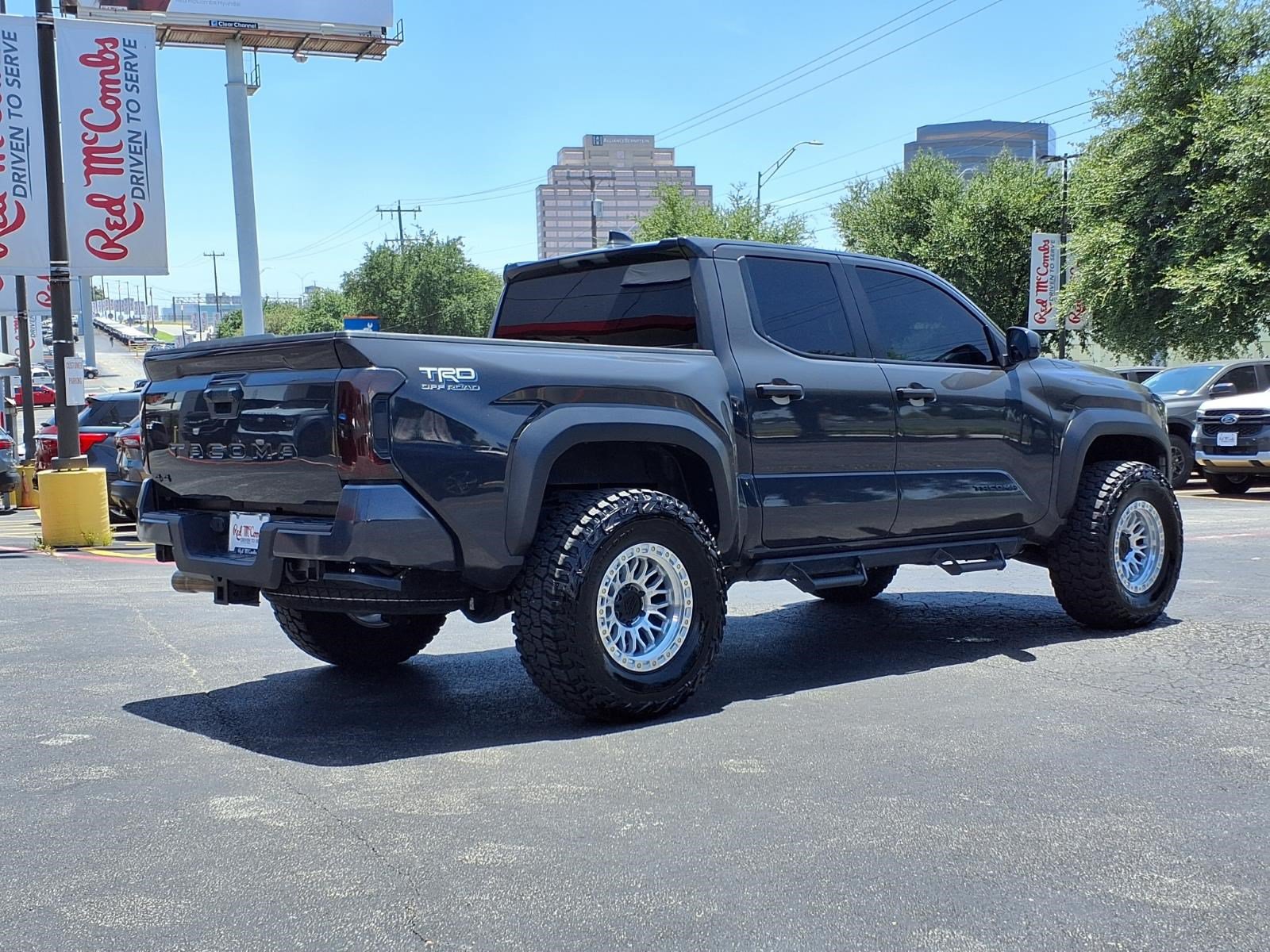Used 2025 Toyota Tacoma TRD Off-Road AWD/4WD image 6
