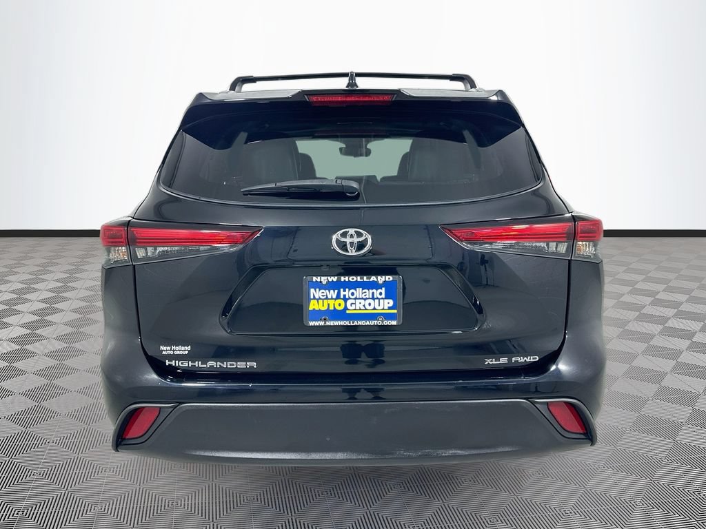 Used 2023 Toyota Highlander XLE AWD/4WD image 9