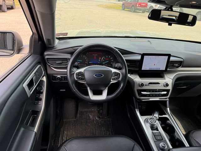 Certified 2022 Ford Explorer XLT w/ Equipment Group 202A AWD/4WD image 8
