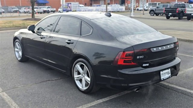 Used 2018 Volvo S90 T5 Momentum w/ Convenience Package image 4