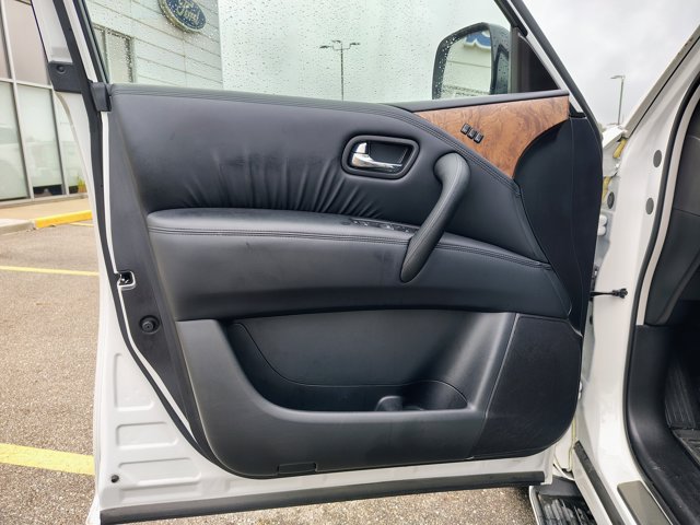 Used 2024 Nissan Armada SL w/ Captain's Chairs Package AWD/4WD image 10