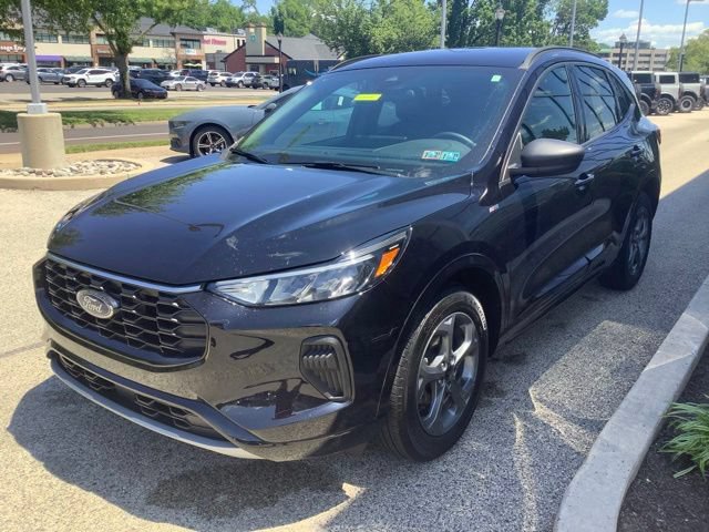 Certified 2023 Ford Escape ST-Line w/ Tech Pack #1 AWD/4WD image 7