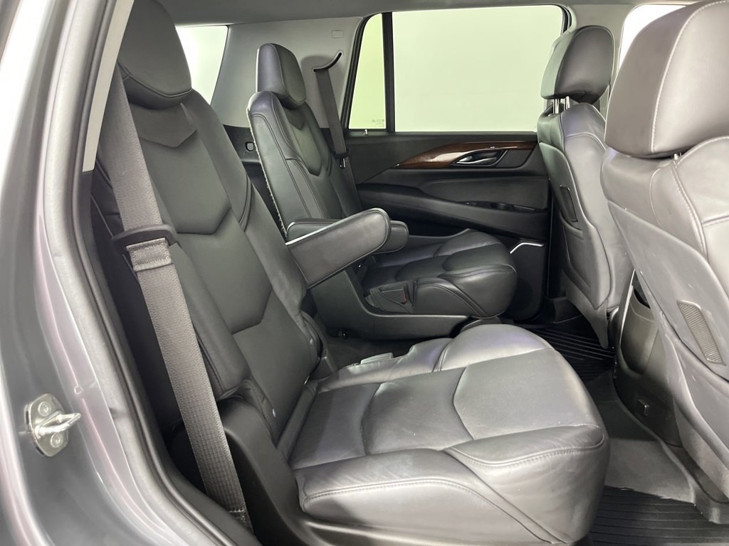 Used 2020 Cadillac Escalade Premium Luxury image 29