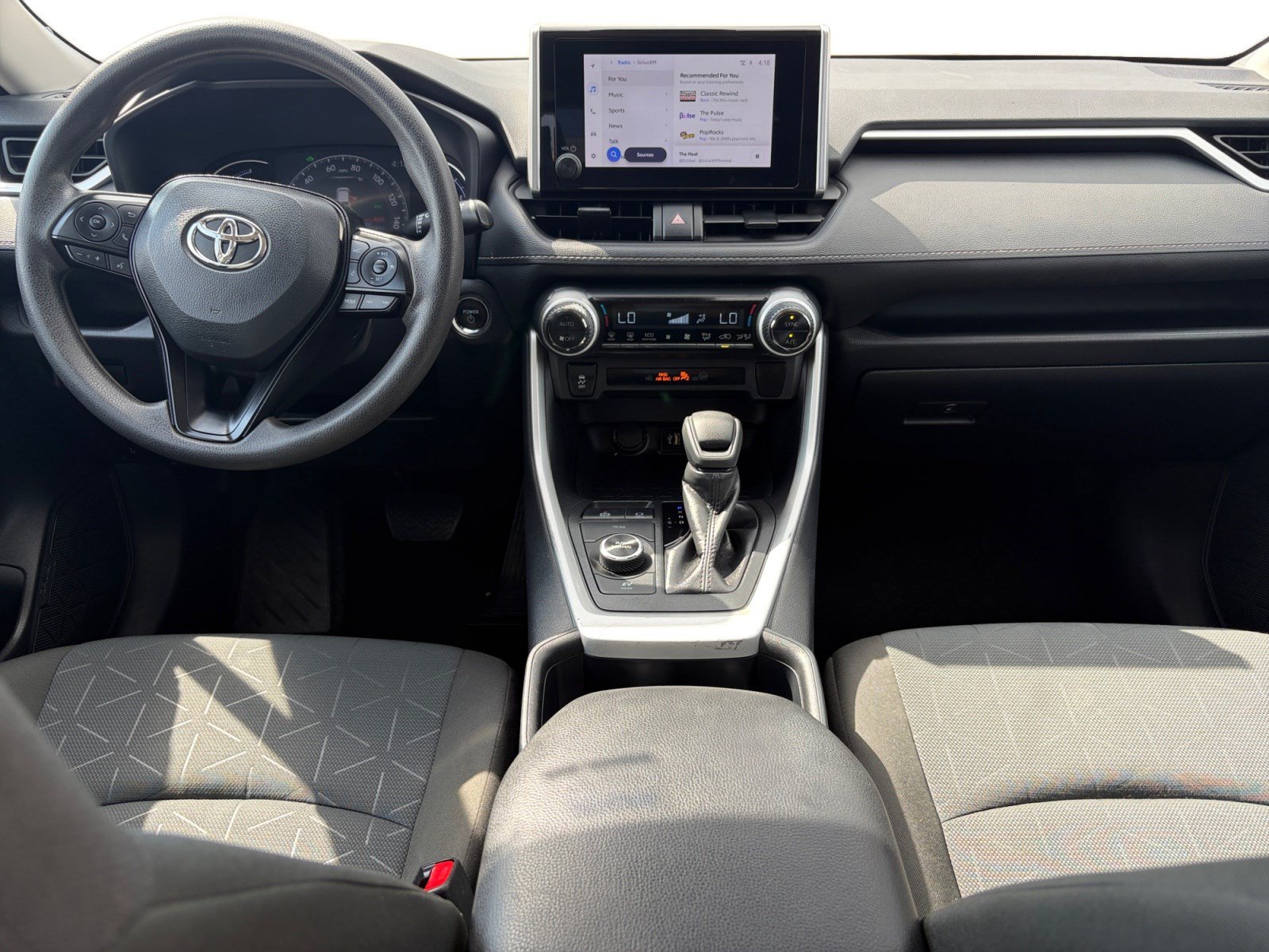 Used 2025 Toyota RAV4 XLE AWD/4WD image 21