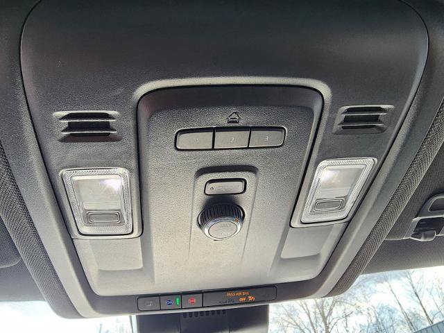 Used 2024 Chevrolet Suburban LT image 17