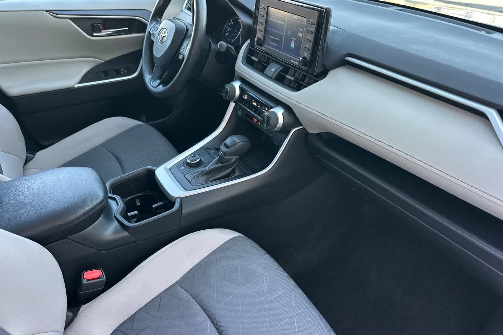 Used 2022 Toyota RAV4 XLE w/ Convenience Package AWD/4WD image 17
