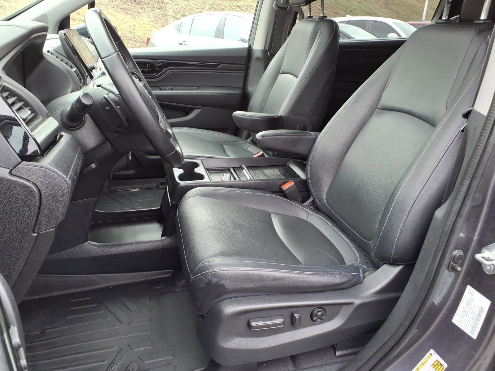 Used 2021 Honda Odyssey Touring image 3