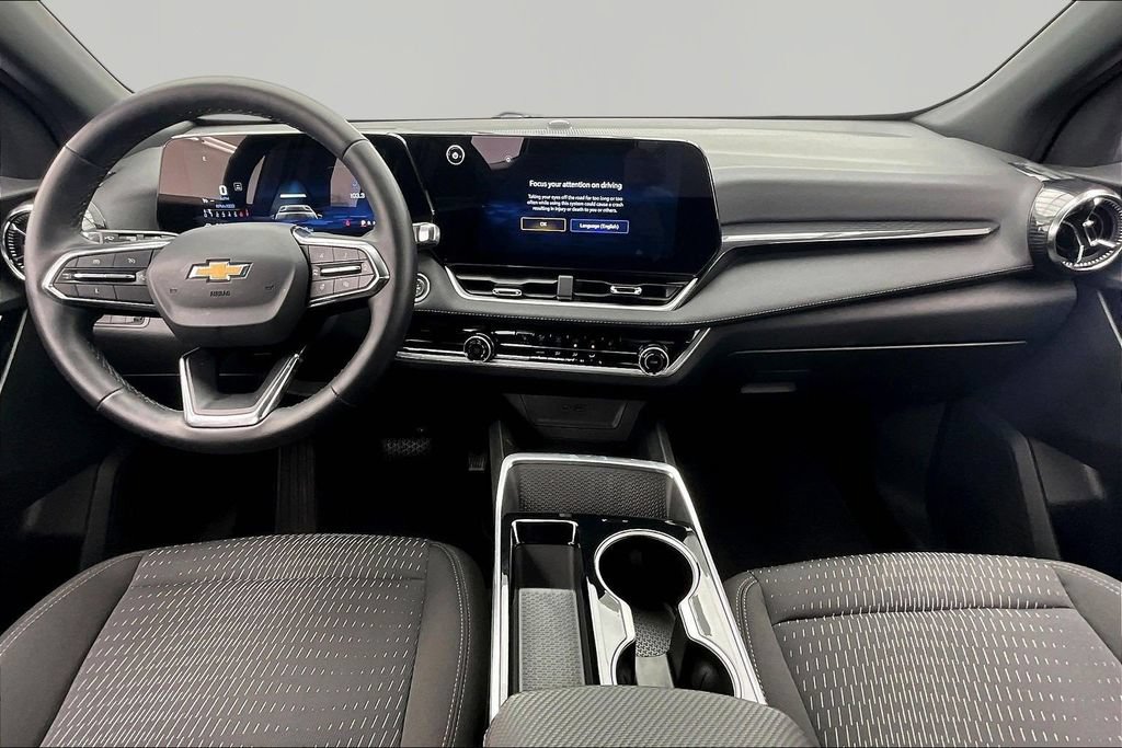 Used 2025 Chevrolet Equinox LT AWD/4WD image 16