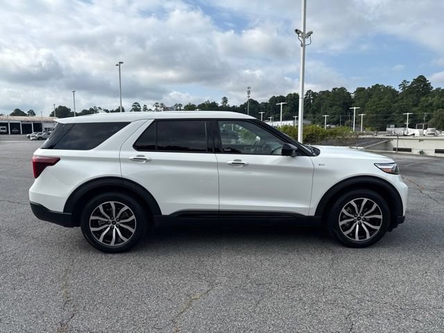 Certified 2022 Ford Explorer ST-Line w/ Class IV Trailer Tow Package RWD image 2