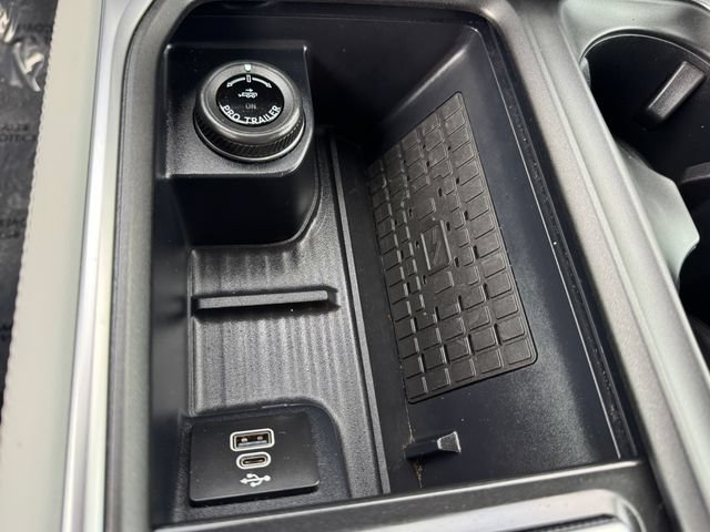 Certified 2025 Ford Expedition Platinum w/ Driver's Package AWD/4WD image 29