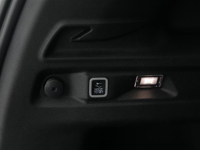 Used 2024 Jeep Grand Cherokee L Altitude AWD/4WD image 15