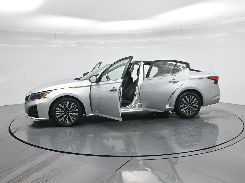 Used 2023 Nissan Altima 2.5 SV image 55