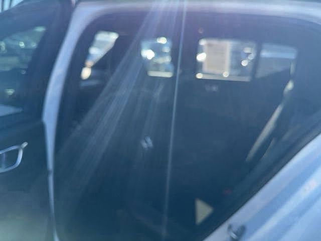 Used 2022 Volvo XC40 T5 R-Design w/ Advanced Package image 23