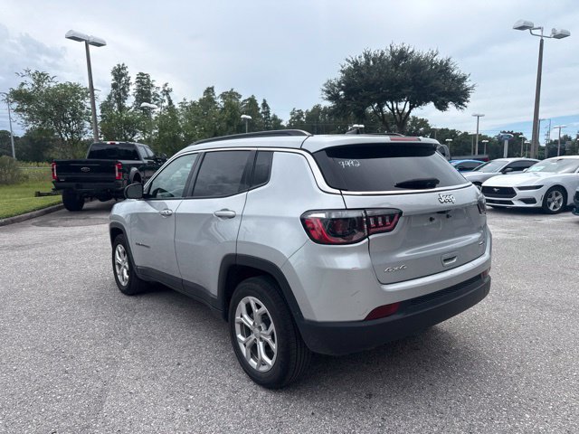 Used 2024 Jeep Compass Latitude AWD/4WD image 4