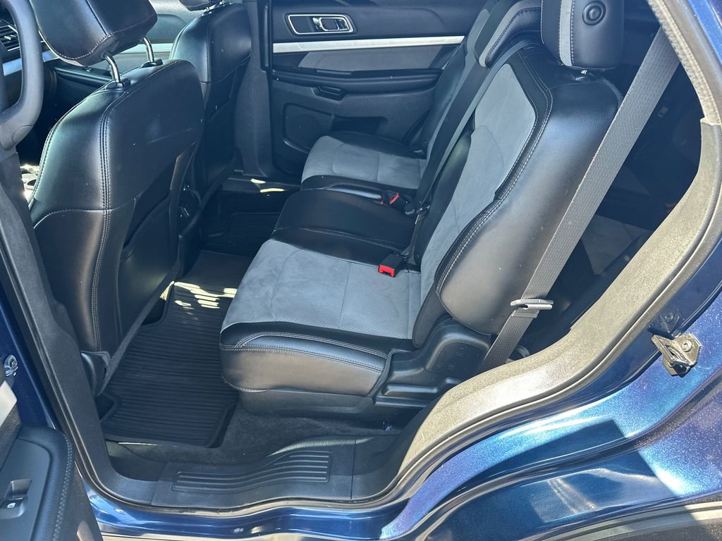 Certified 2017 Ford Explorer XLT w/ Equipment Group 202A FWD image 21