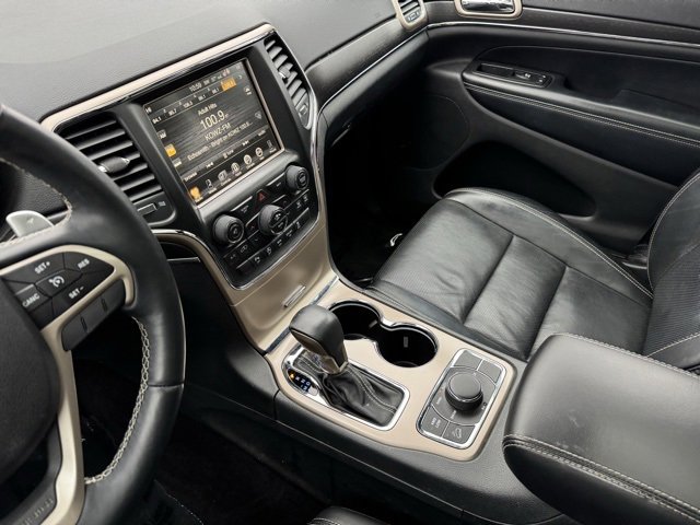 Used 2017 Jeep Grand Cherokee Limited w/ Luxury Group II image 16