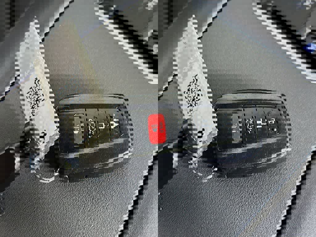 Used 2020 Toyota Highlander XLE image 22