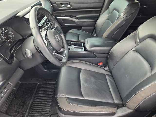 Used 2023 Nissan Pathfinder SL w/ SL Premium Package FWD image 11